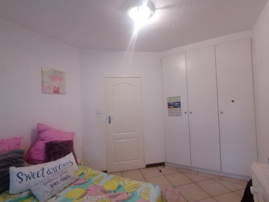 2 Bedroom Property for Sale in Rustenburg Central North West